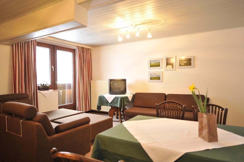 Apparthotel Restaurant Steiners Eben Im Pongau Room photo