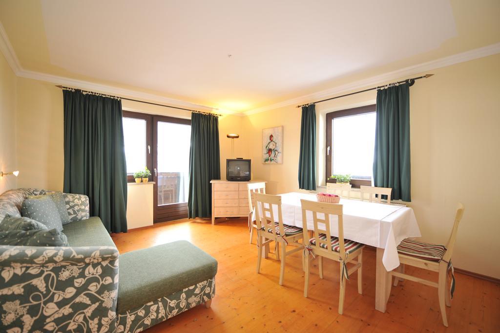 Apparthotel Restaurant Steiners Eben Im Pongau Room photo